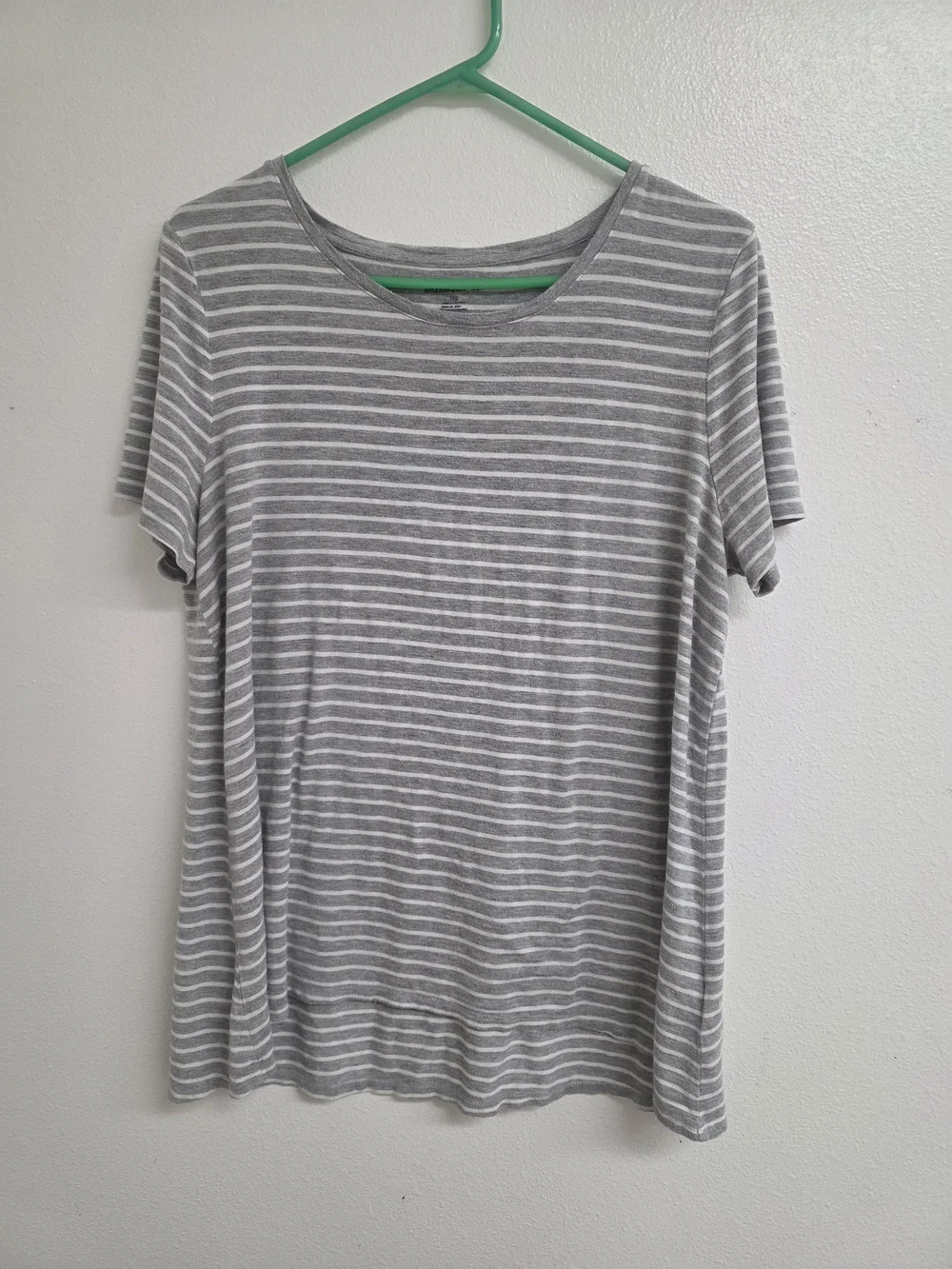 Amazon Women's Gray and White Striped Short-Sleeve Tee (0709)